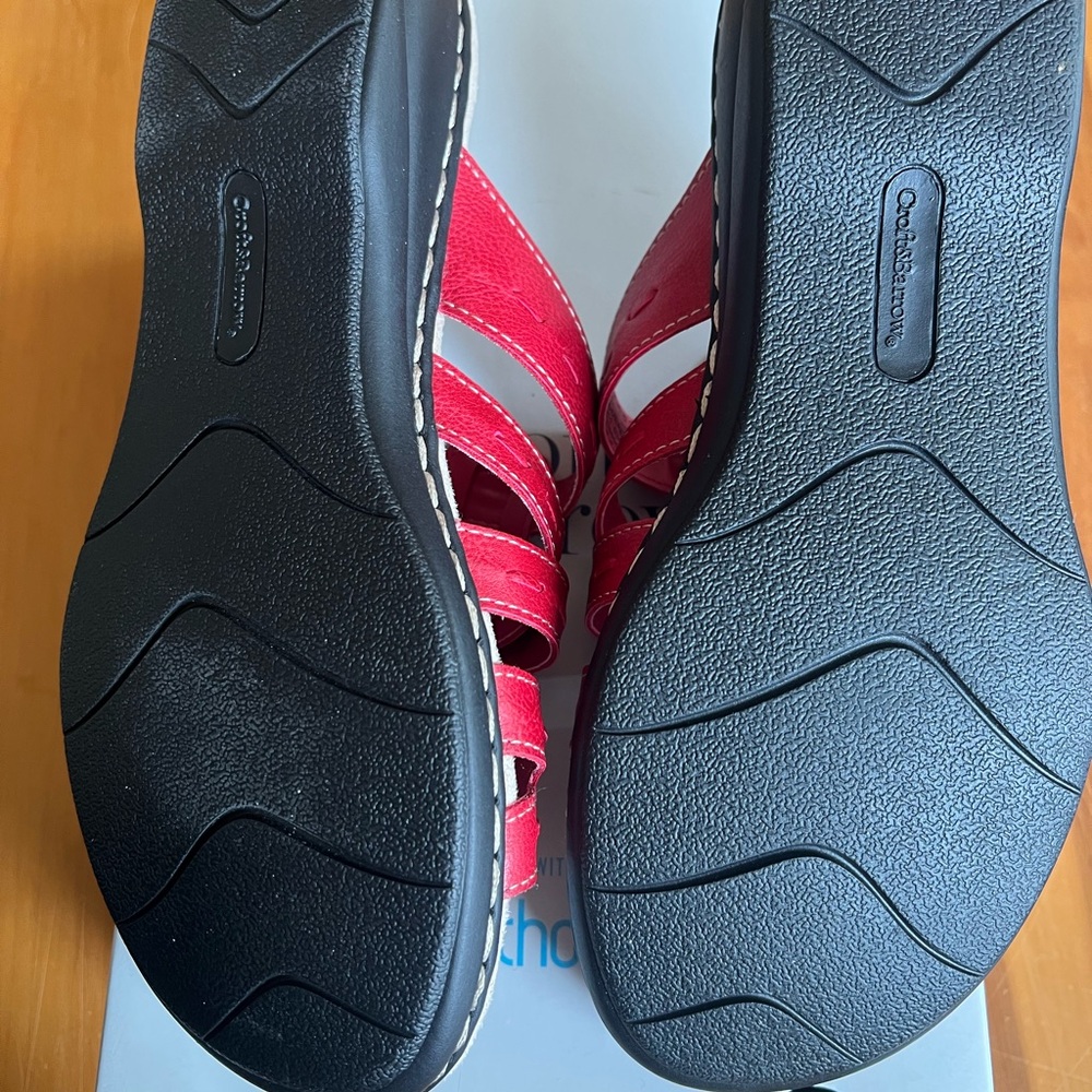 New In Box Croft & Barrow Size 8 Red Sandals - Picture 6 of 7